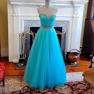 Sherri Hill Gown